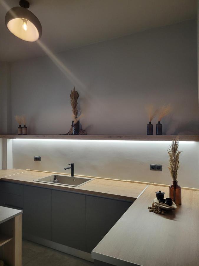 Tatami Zen Apartment เอเธนส์ ภายนอก รูปภาพ